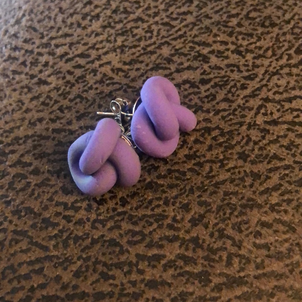 Handmade knot earrings!